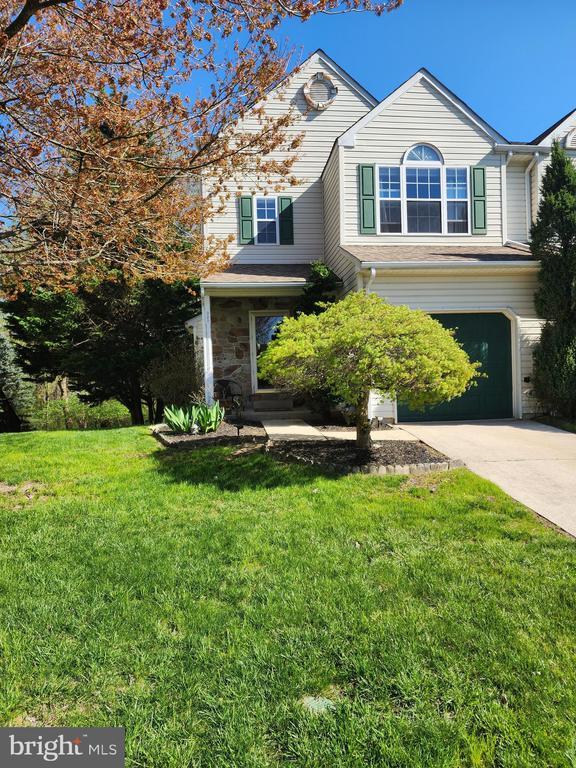 Building Photo - 922 Glackens Ln