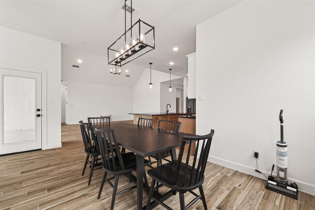 Building Photo - 15503 Salmon Springs Dr