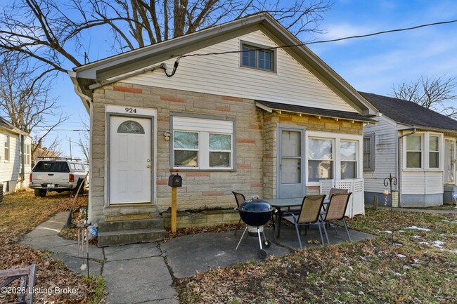 Building Photo - 924 Burton Ave