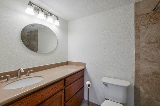 Building Photo - 195 World of Tennis Sq