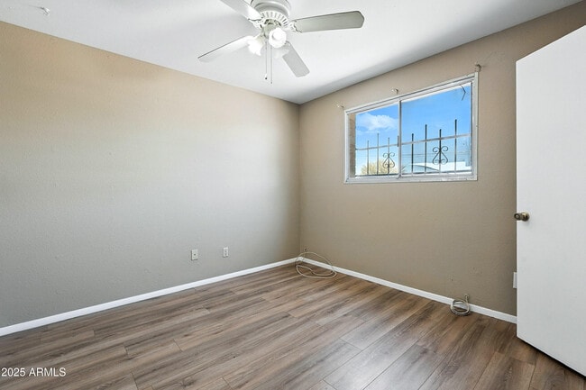 Building Photo - 2645 W Elm St