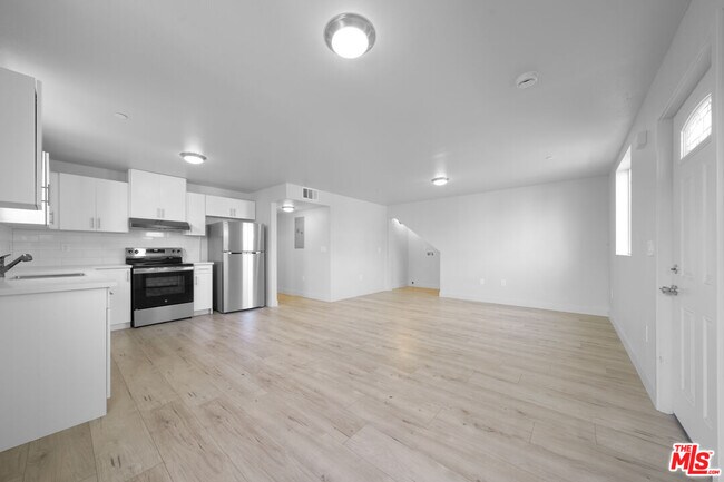 Building Photo - 236 W 84th Pl