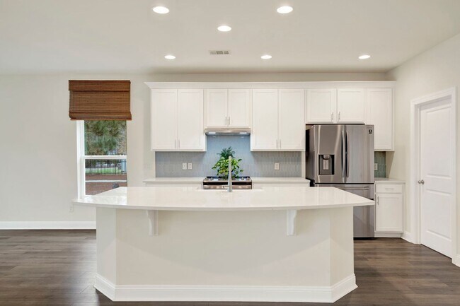 Building Photo - Waterways