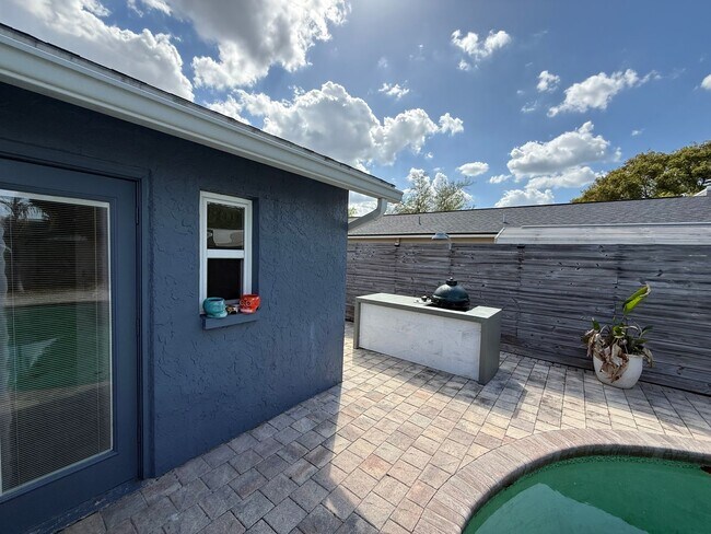 Building Photo - 602 Pine Forest Dr