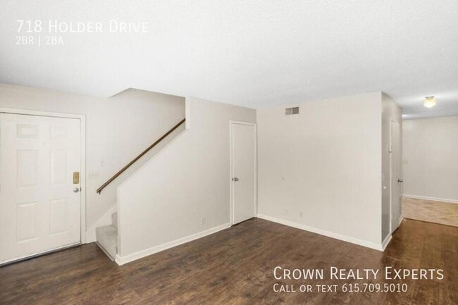 Building Photo - 718 Holder Dr