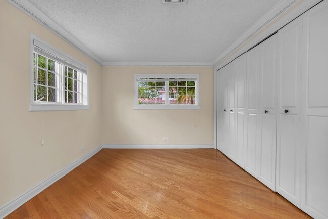 Building Photo - PENDING