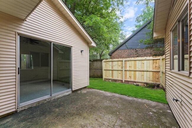 Building Photo - 32 N Pathfinders Cir