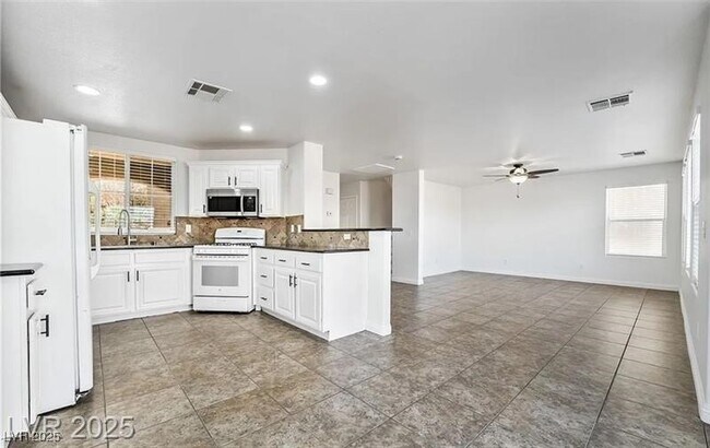 Building Photo - 4650 Chino Peak Ct
