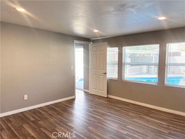 Building Photo - 732 Niles St