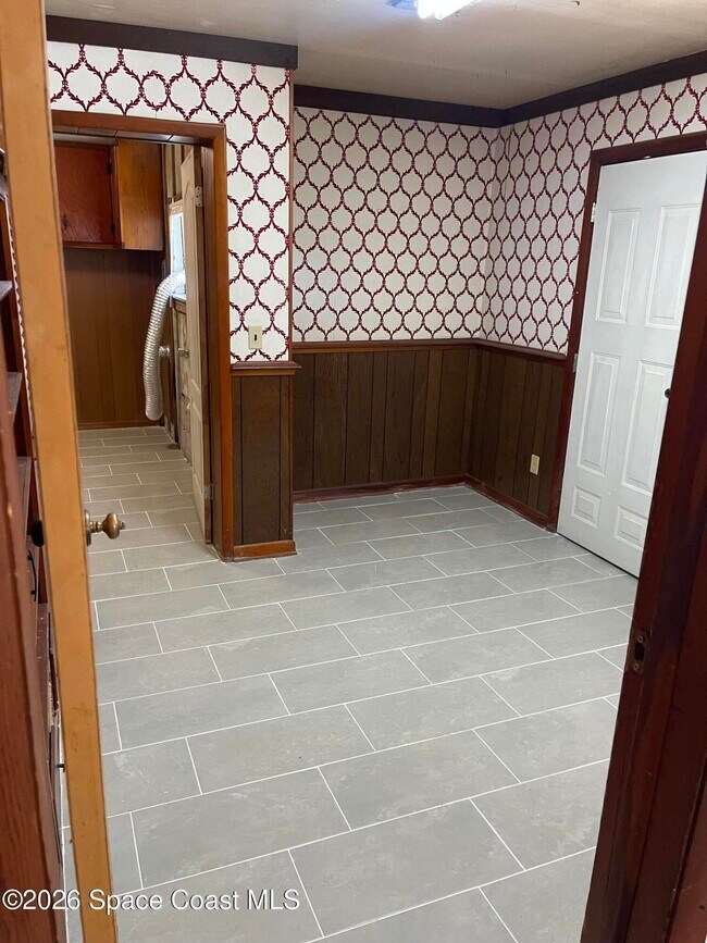 Building Photo - 1601 Virginia Dr