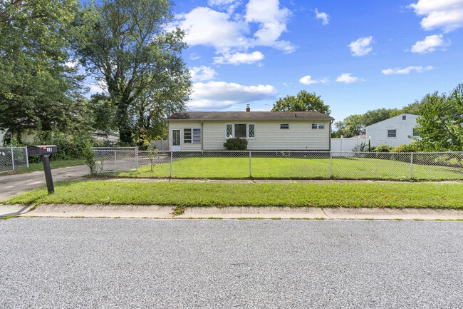 Building Photo - 18 John Collins Cir