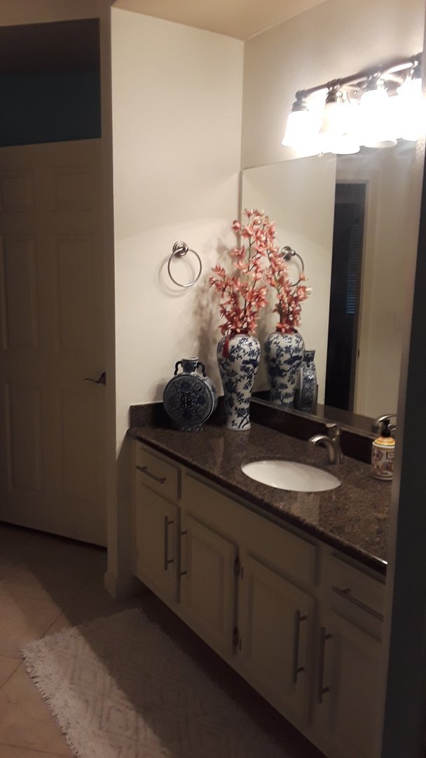 Building Photo - Tanamera One bedroom Unit Available