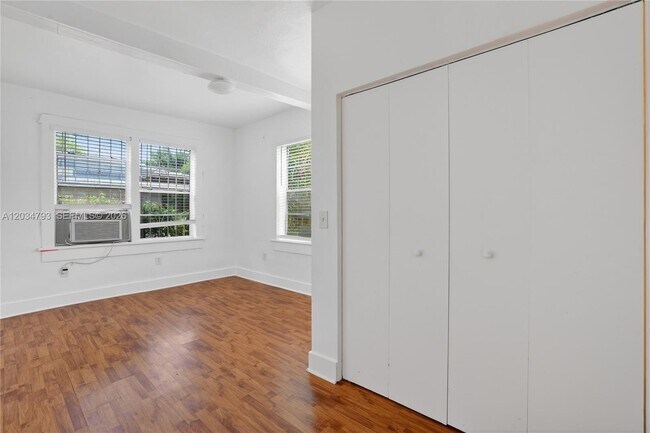 Building Photo - 3409 S Le Jeune Rd
