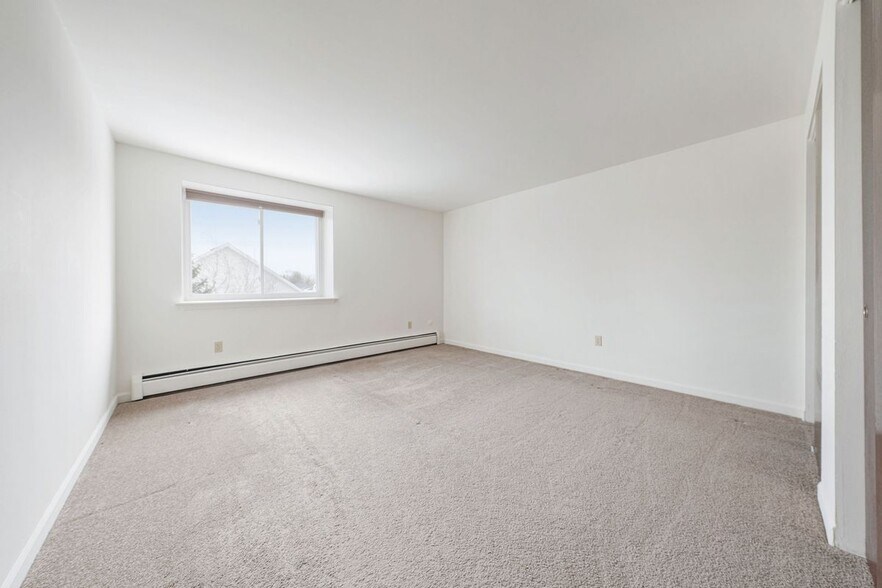 Building Photo - 4 Losson Garden Dr