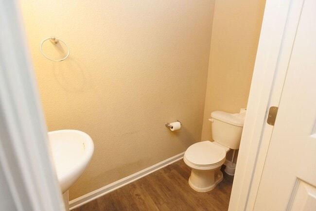 Building Photo - 3 Bedroom 2.5 bath home near Downtown with quick access to I-95 and the beaches
