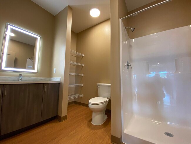 Building Photo - 83 Hanover St