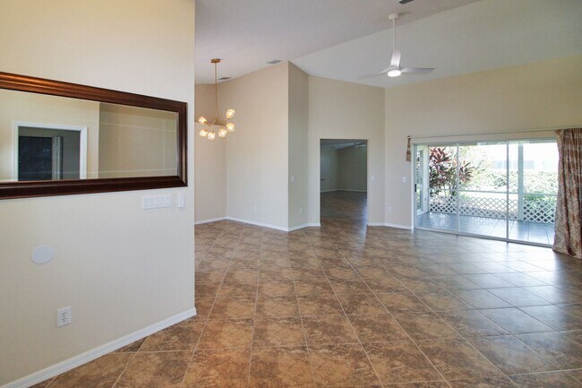 Building Photo - Gulf View Estate Annual Home for Rent