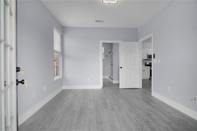 Building Photo - 14340 Fredricksburg Dr