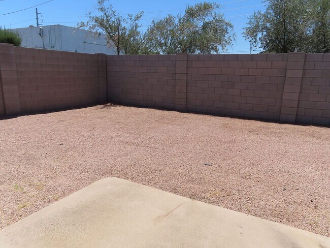 Building Photo - 2 Bedroom 1 Bath in Mesa