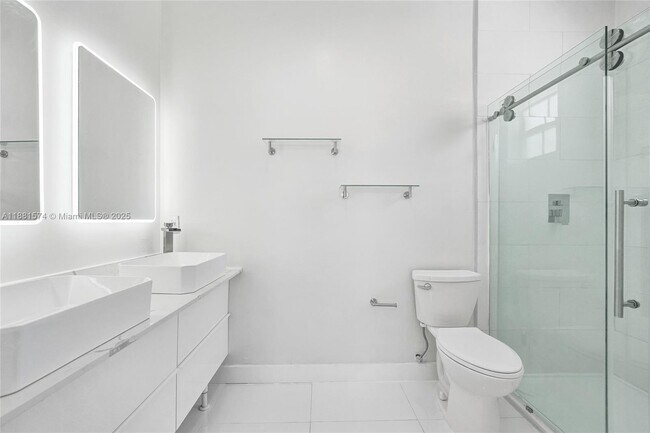 Building Photo - 3041 SW 88th Ave