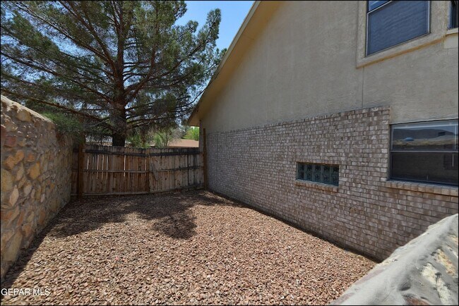 Building Photo - 695 Bluff Canyon Cir