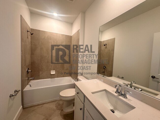 Building Photo - 20501 Hazelnut Ct S