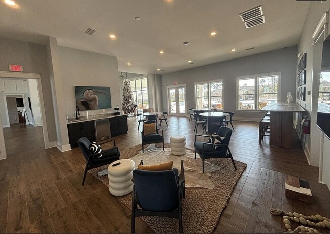 Building Photo - 45 Splendor Run