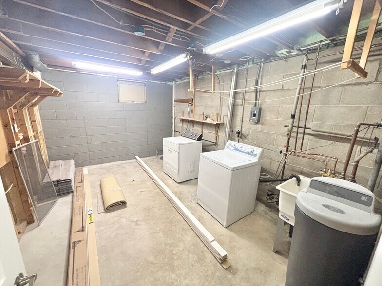 Building Photo - 8701 W 35th St