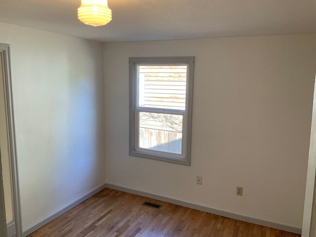 Building Photo - 3 Bedroom House in Whiteaker