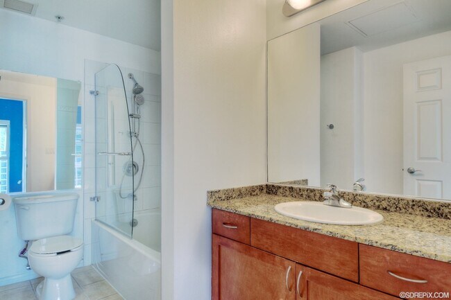 Building Photo - Stunning Two-Story Treo Residence in Littl...