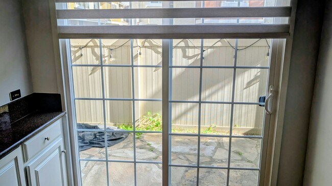 Building Photo - 10140 Palm Glen Dr