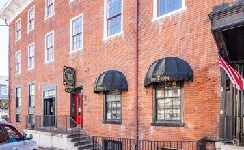 Building Photo - Charming & Spacious 2BR Right in the Heart...