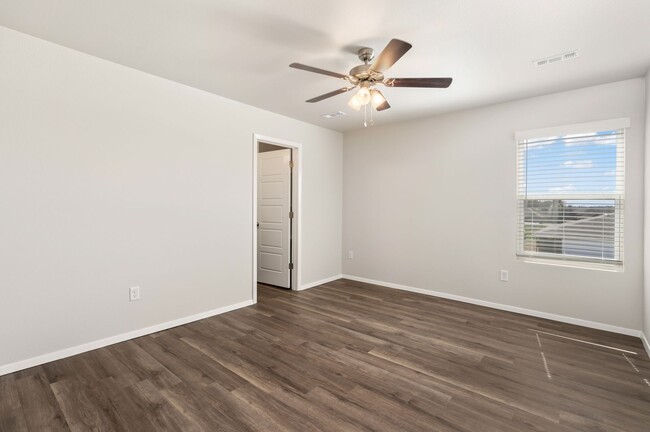 Building Photo - *Pre-leasing* Three Bedroom | Two and a Ha...