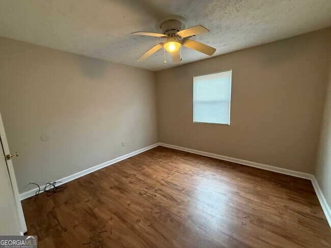 Building Photo - 110 Jockey Club Dr