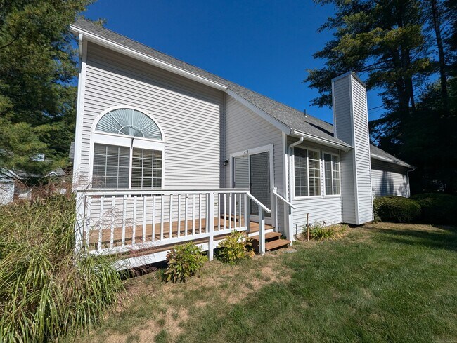 Building Photo - 28 Edgewood Ct