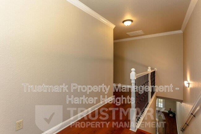Building Photo - 3104 Sabine Cove