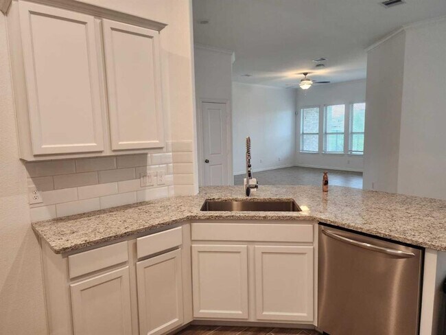 Building Photo - 13003 Hydeland Dr