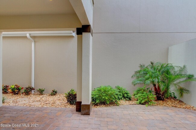 Building Photo - 6903 Vista Hermosa Dr