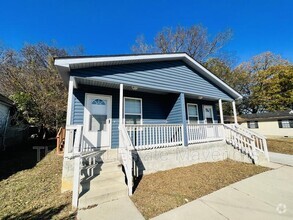 Building Photo - 309 N Holly St