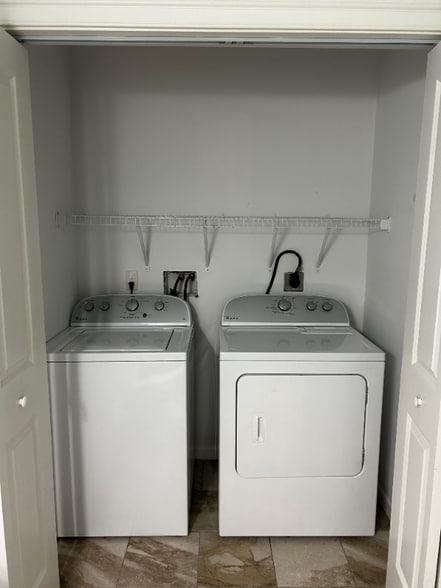 Building Photo - 970 Ridge Ave