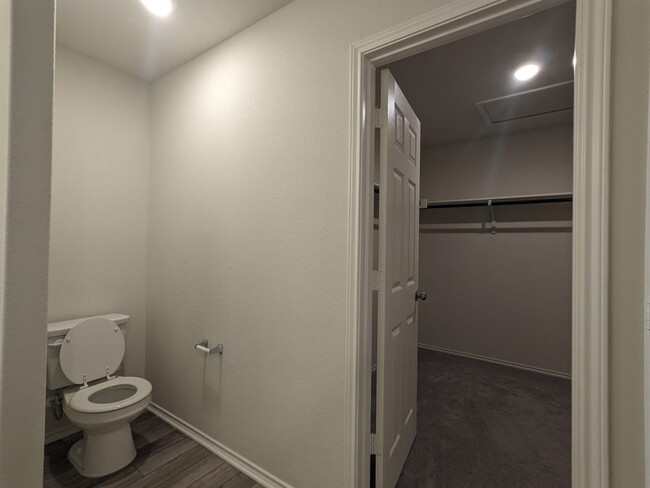 Building Photo - 554 Pepperbark Loop