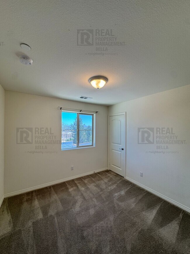 Building Photo - Spacious Menifee Home with Open Floor Plan, Walk-In Closets & Covered Patio