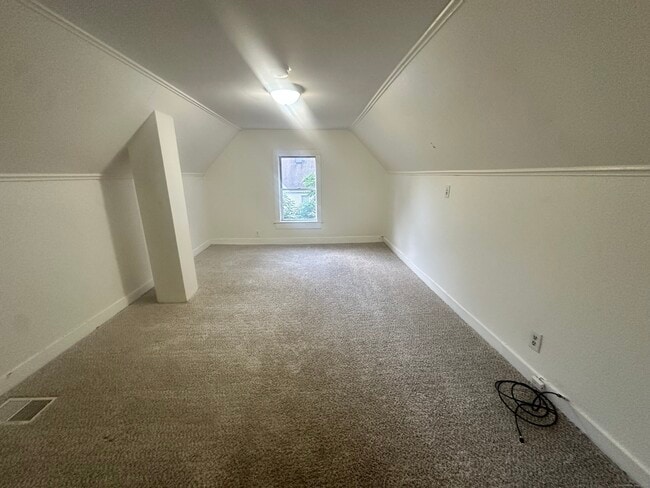 Building Photo - 347 Shelton Ave