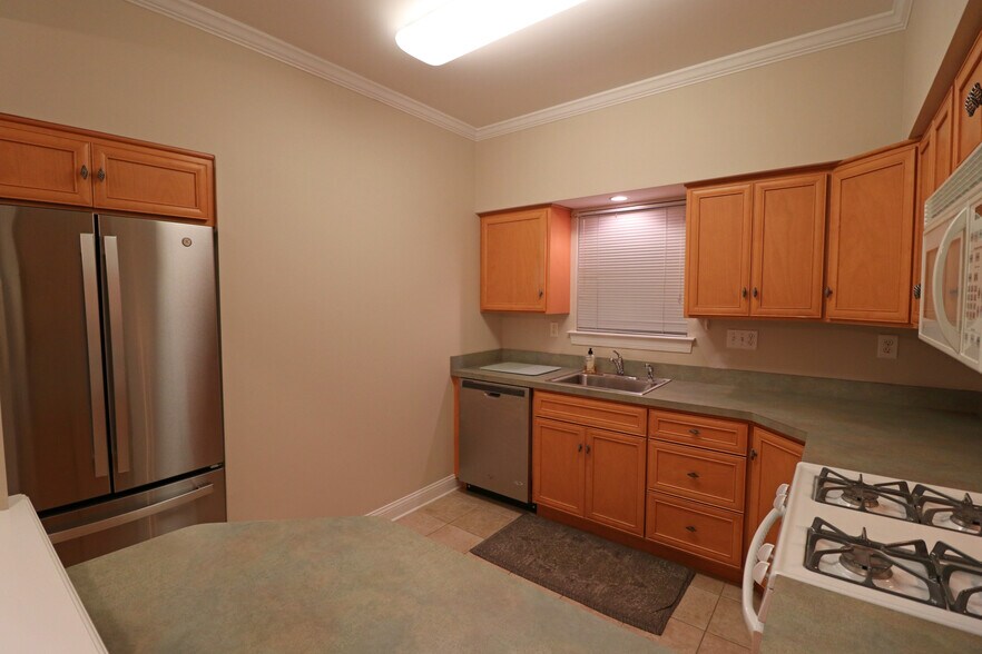 Building Photo - 1810 Merlot Dr