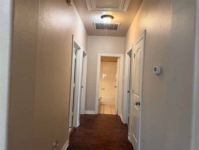 Building Photo - 9638 Castlerock Tr