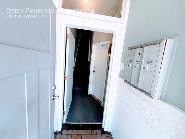 Building Photo - 2829 W Oxford St