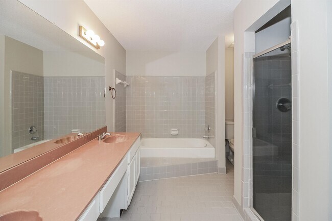 Building Photo - 1086 Trappers Cove