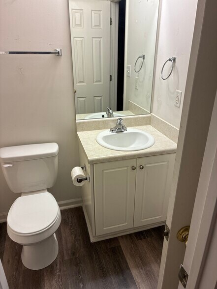 Building Photo - 474 Regency Park Dr