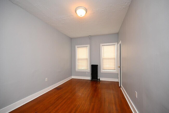 Building Photo - 6 Beacon St