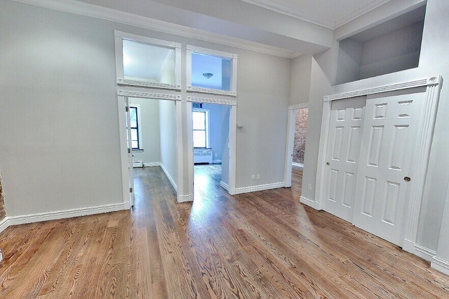 Primary Photo - 138 E 16th St